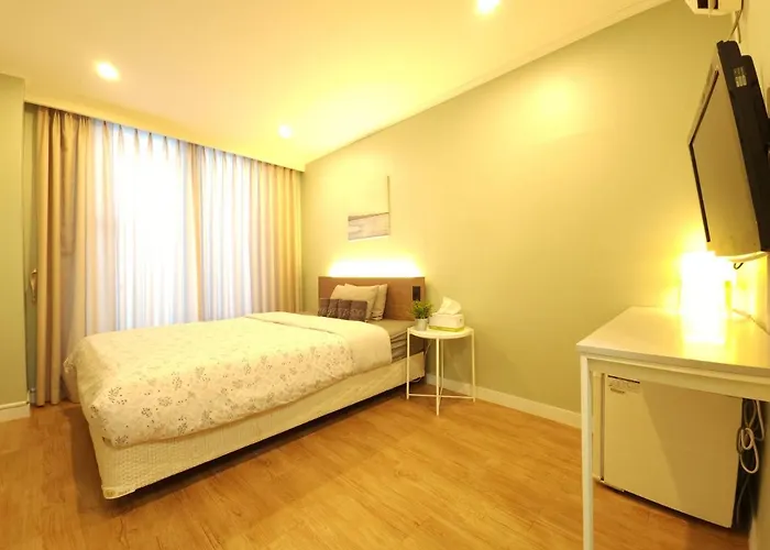 Oyo Rooftop Hotel Seoul